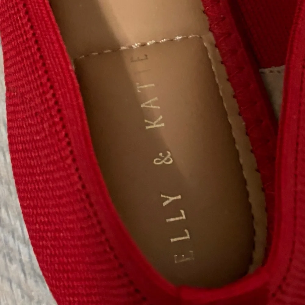 LIKE NEW! Women's Elly & Katie Red Fabric Mary Janes - 6 - Picture 3 of 11